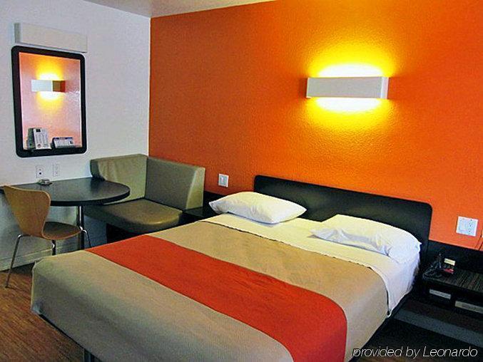 Motel 6-Edinburg, Tx Экстерьер фото