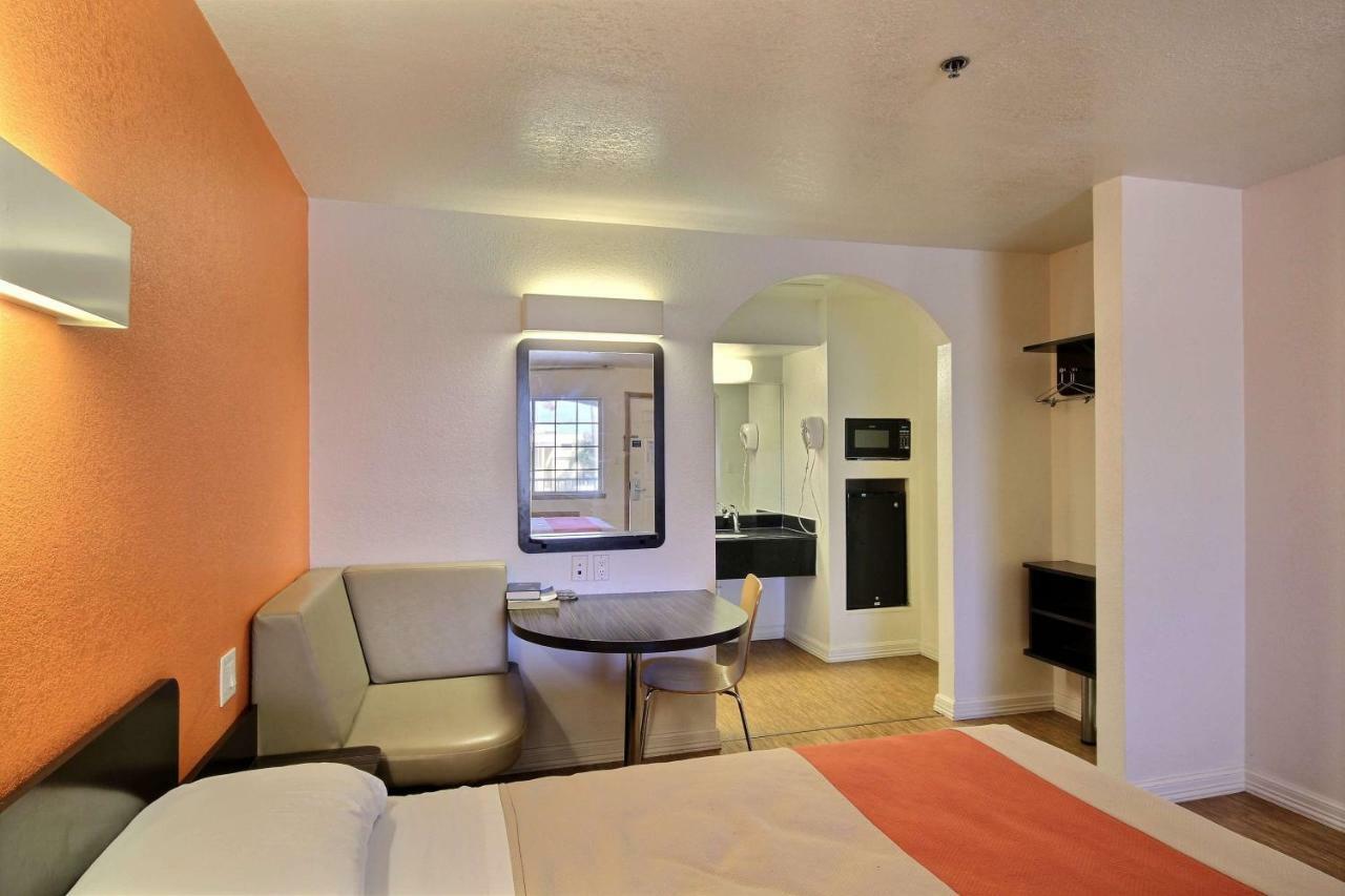 Motel 6-Edinburg, Tx Экстерьер фото