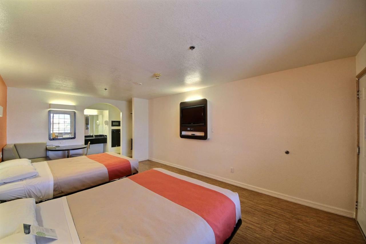 Motel 6-Edinburg, Tx Экстерьер фото